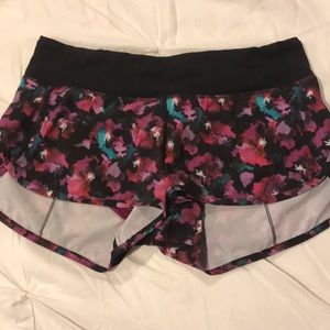 Size 6 Lululemon Speed Up Shorts 2.5in